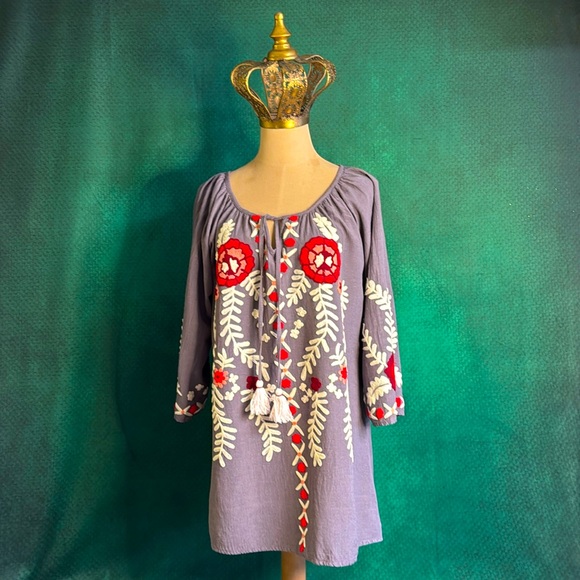 Embroidered tunic from Angel Heart Boutique - Picture 1 of 8